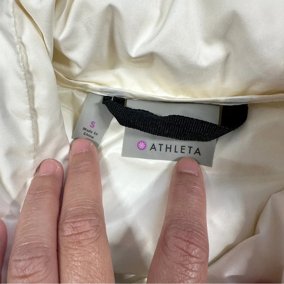 Athleta So Down Asymmetrical Front Zip Puffer Vest Down Feather in Ivory Size S - Picture 8 of 13